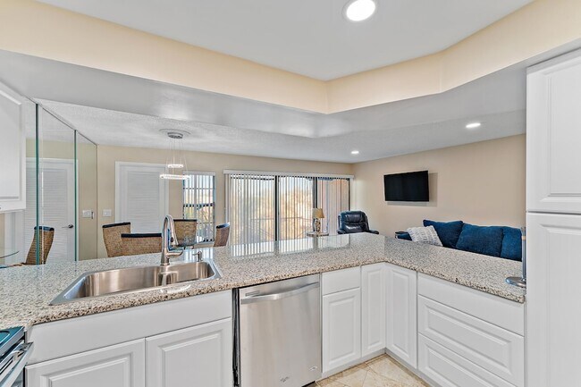 Building Photo - 1605 S US Hwy 1