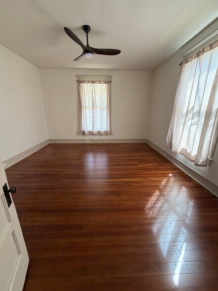 Building Photo - 401 E Broad St