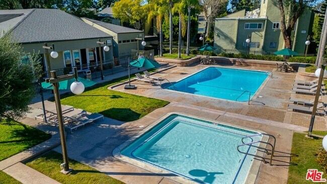 Building Photo - 4810 Hollow Corner Rd