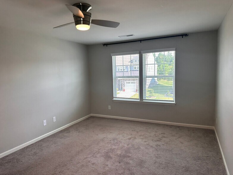 Building Photo - 7556 Hartsfield Dr