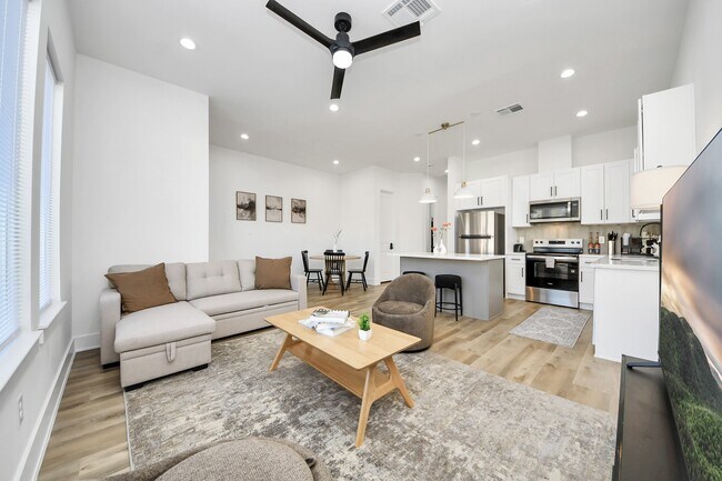 Building Photo - 3907 Maggie St