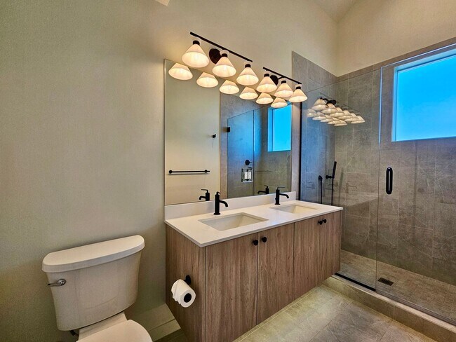 Building Photo - Experience Modern Living in the Heart of N...