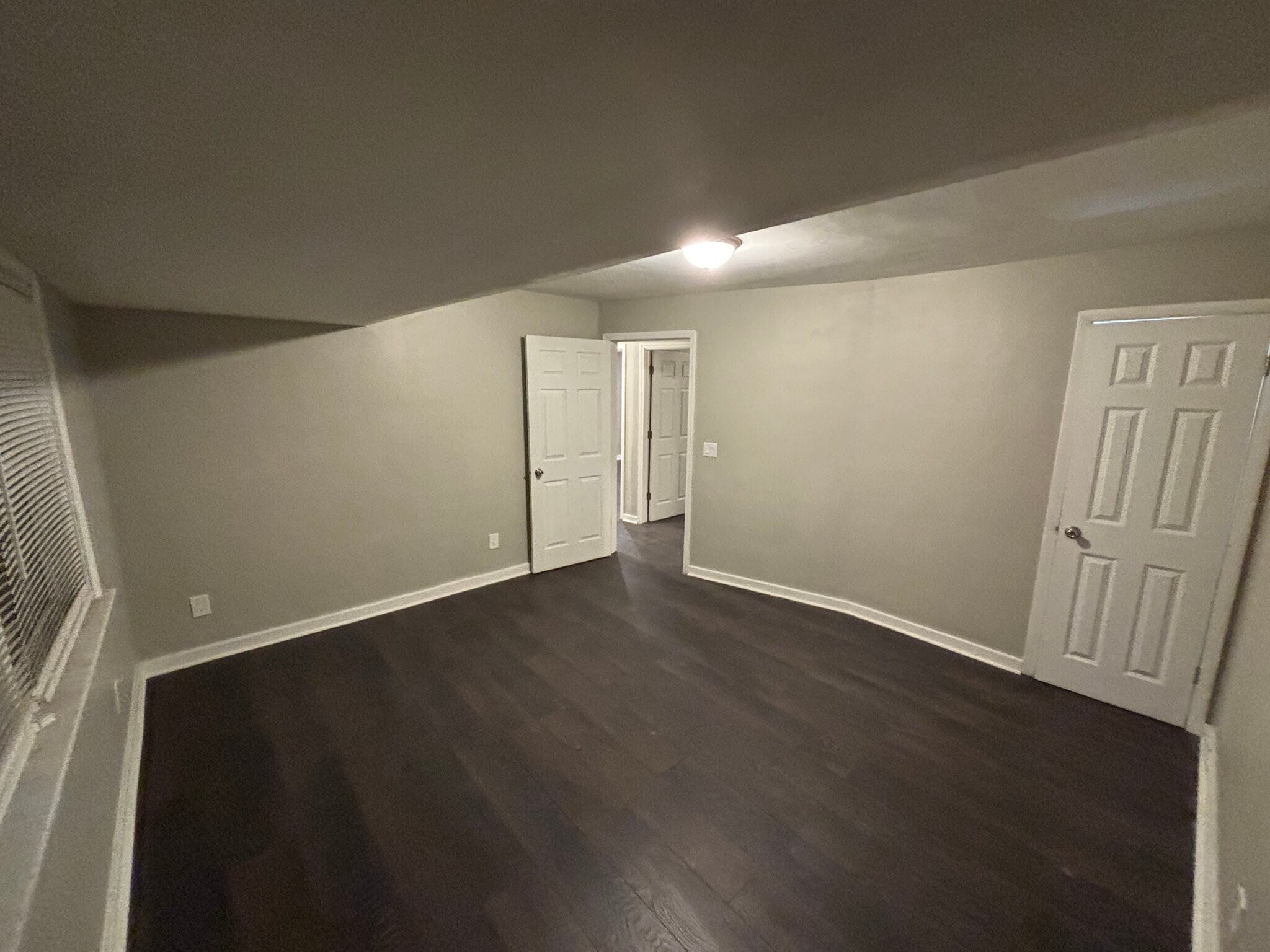 Building Photo - 653 S 69th St