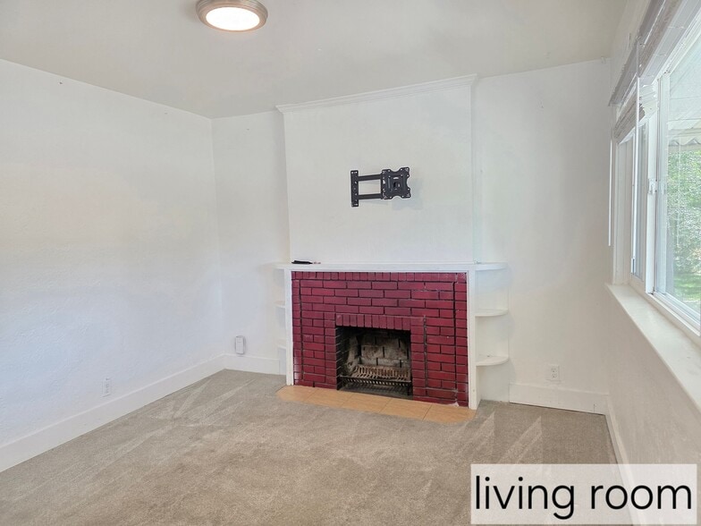 Building Photo - 2841 S 700 E