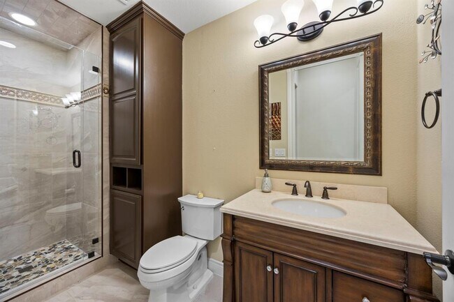 Building Photo - 2624 University Club Dr