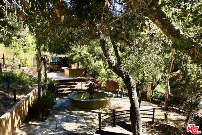 Building Photo - 1578 Topanga Skyline Dr