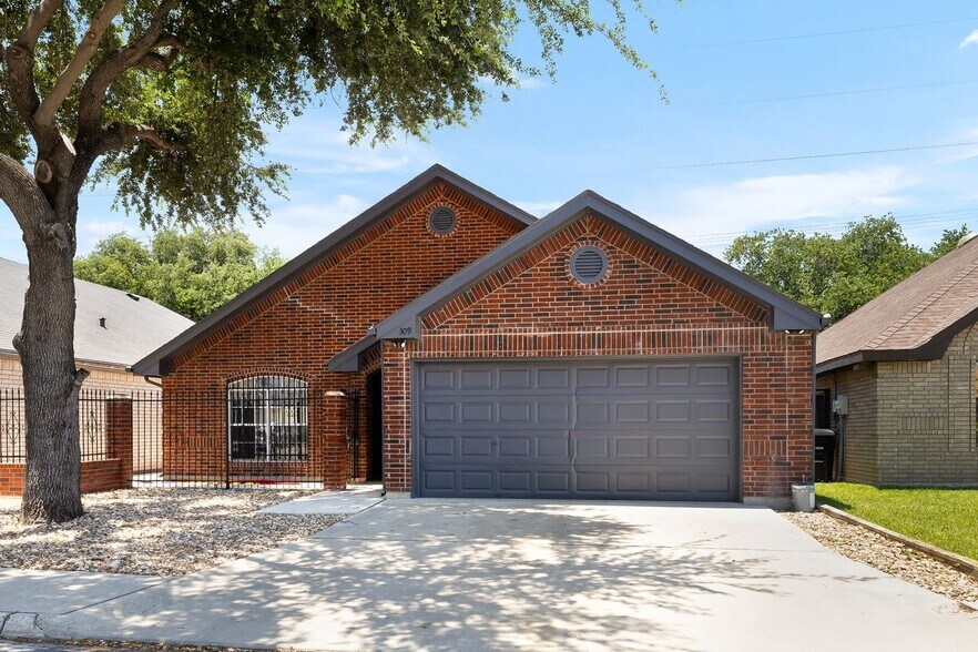 Building Photo - 309 N 36th Ln