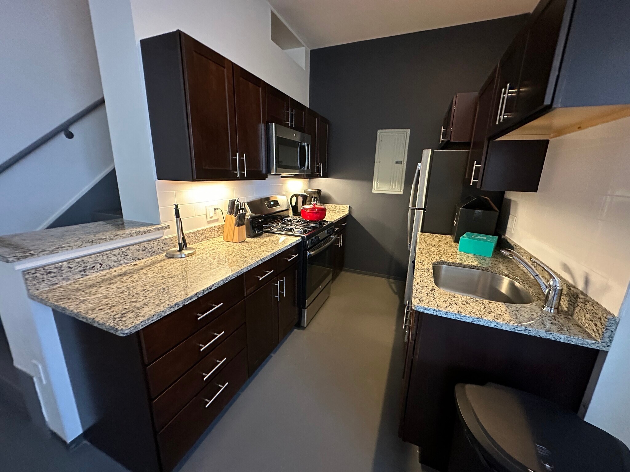 Building Photo - 145 E Berkeley St