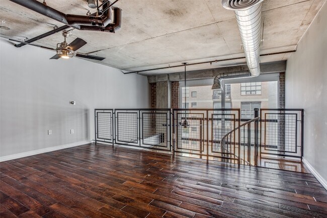 Building Photo - 3110 Thomas Ave