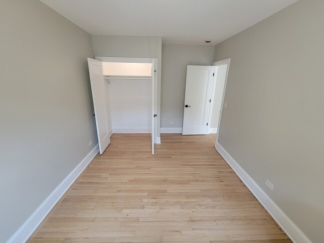 Building Photo - 6418 N Richmond St