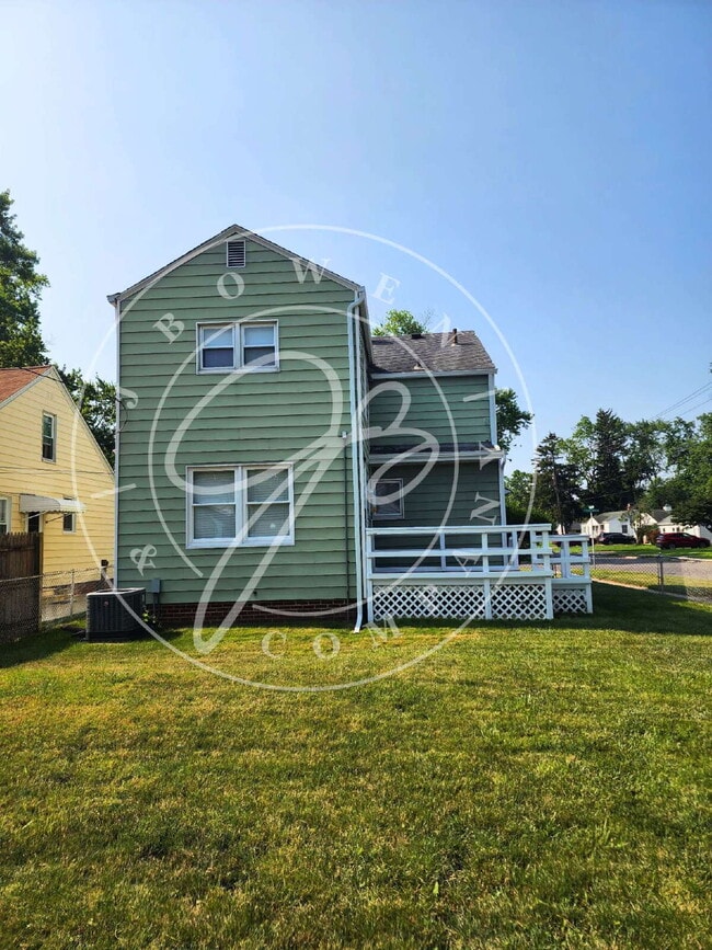 Building Photo - Move-In Ready! Spacious 4–5 Bedroom Home w...