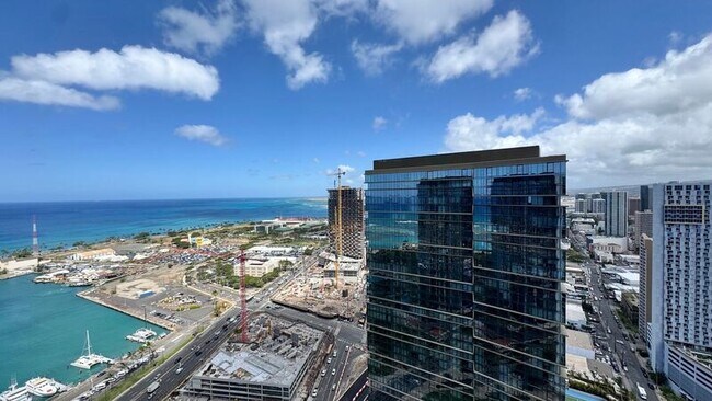 Building Photo - 1000 Auahi St