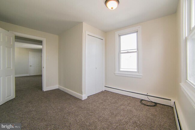 Building Photo - 435 Leedom St