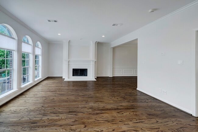 Building Photo - 3715 Graustark St