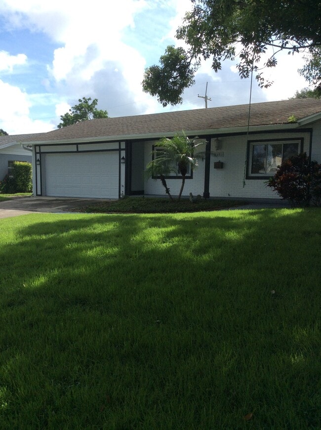 Building Photo - 1401 Silverstone Ave