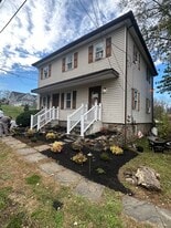 Building Photo - 803 E Street Rd