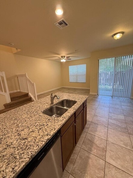 Building Photo - 5037 Ashley River Rd