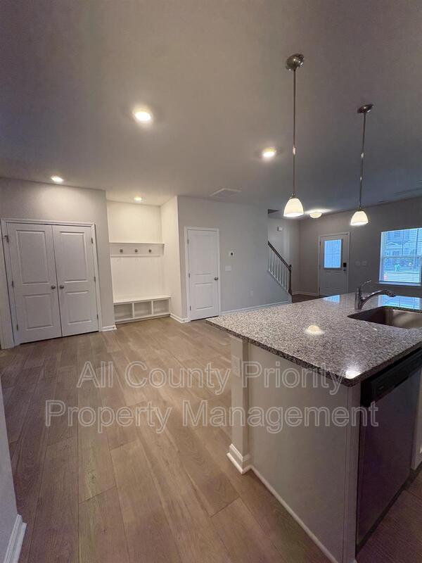 Building Photo - 112 Boykin Ave
