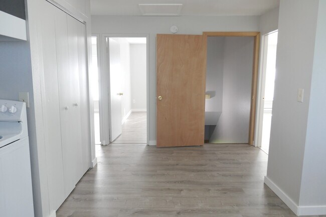 Building Photo - 1756 Franklin Ave