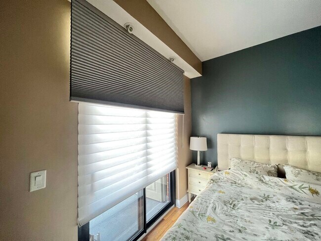 Building Photo - 700 1st St