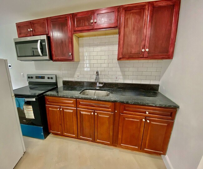 Building Photo - 2626 S Watts St.