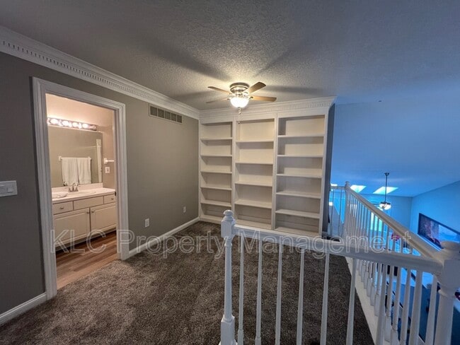 Building Photo - 5978 EP True Pkwy