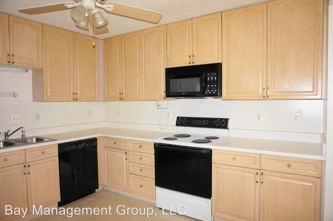 Building Photo - 4 br, 3 bath House - 521 Green Valley Court