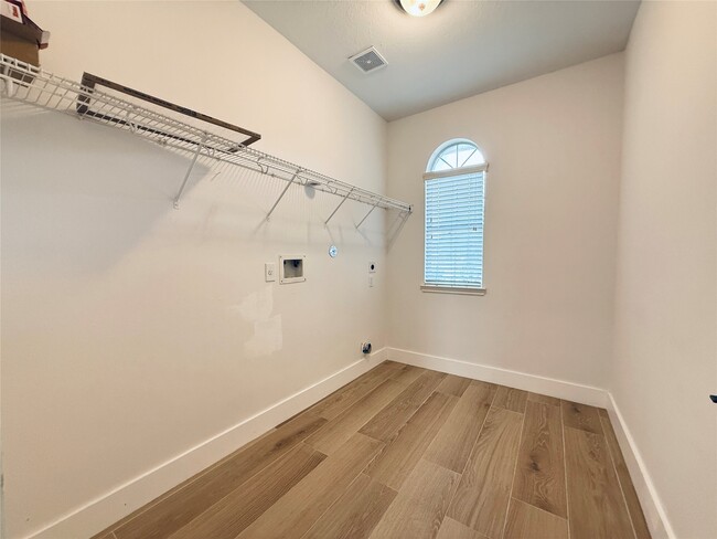 Building Photo - 518 Saffron Ct