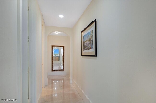 Building Photo - 2738 Tiburon Blvd E