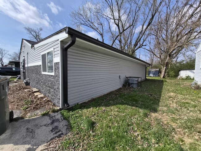 Building Photo - 3922 N Butler Ave