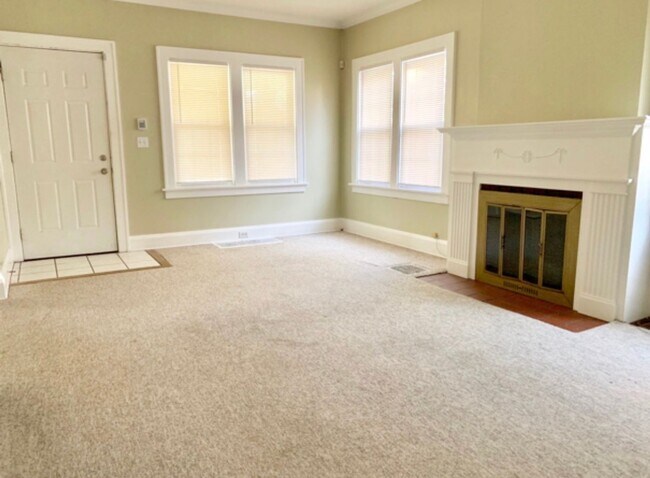 Building Photo - 3 Bed 1 Bath