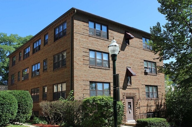 Primary Photo - Nussbaum Manor Apartments