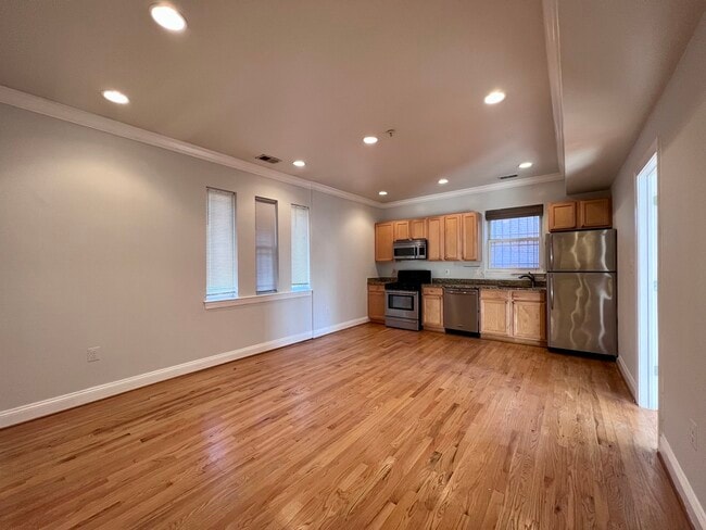Building Photo - 1372 Randolph St NW