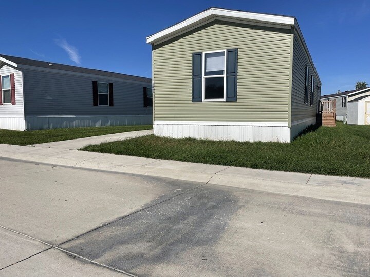 Building Photo - 15861 Marentette Dr