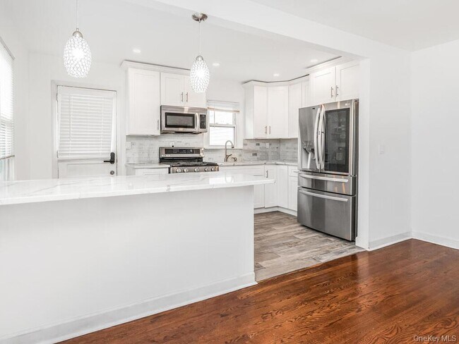 Building Photo - 2096 Central Park Ave