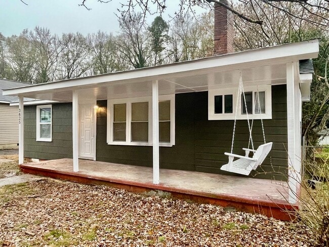 Primary Photo - Welcome to this newly renovated, a charming 3-bedroom, 1-bathroom home located in the vibrant cit...