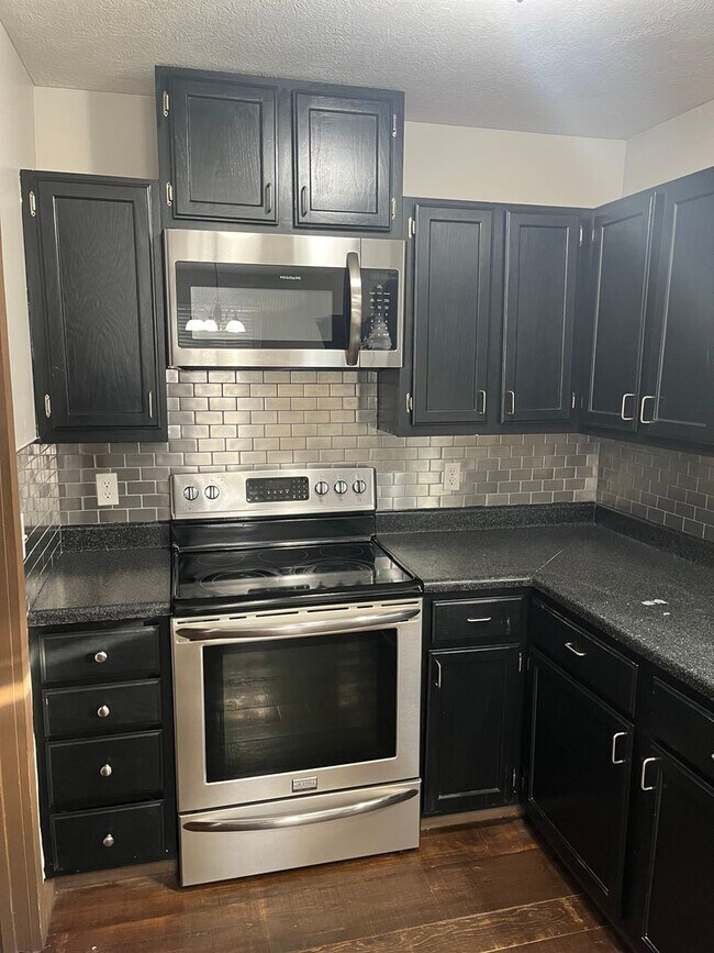 Building Photo - Adorable 3 Bedroom, 2 Bath Home!