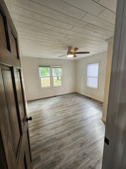Building Photo - 1696 Hendrick Rd