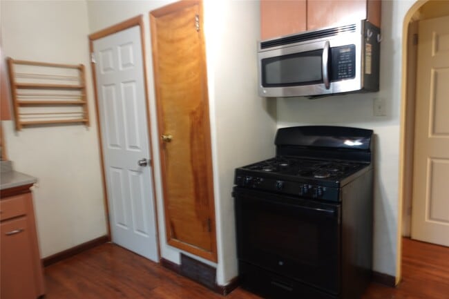 Building Photo - 57 Fowler Ave