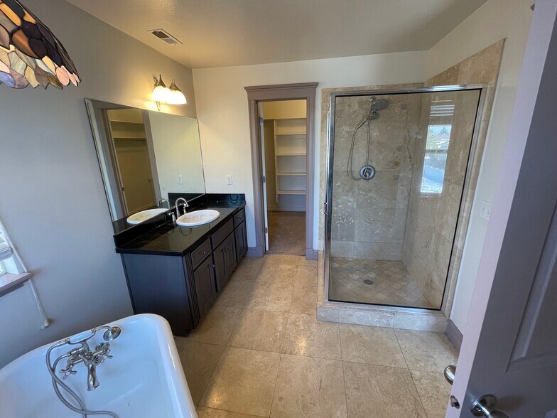 Master bedroom - 706 S 600 E