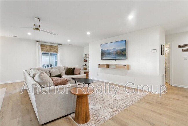 Building Photo - 630 Orangewood Dr