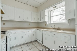 Building Photo - 811 Cottonwood Ave