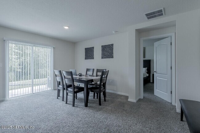 Building Photo - 3348 Lawton Pl