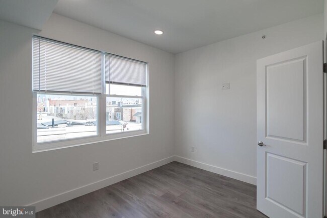 Building Photo - 1709 Snyder Ave