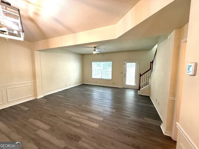 Building Photo - 207 Granite Way