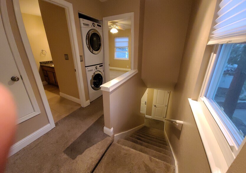 Building Photo - 788 Center Ave