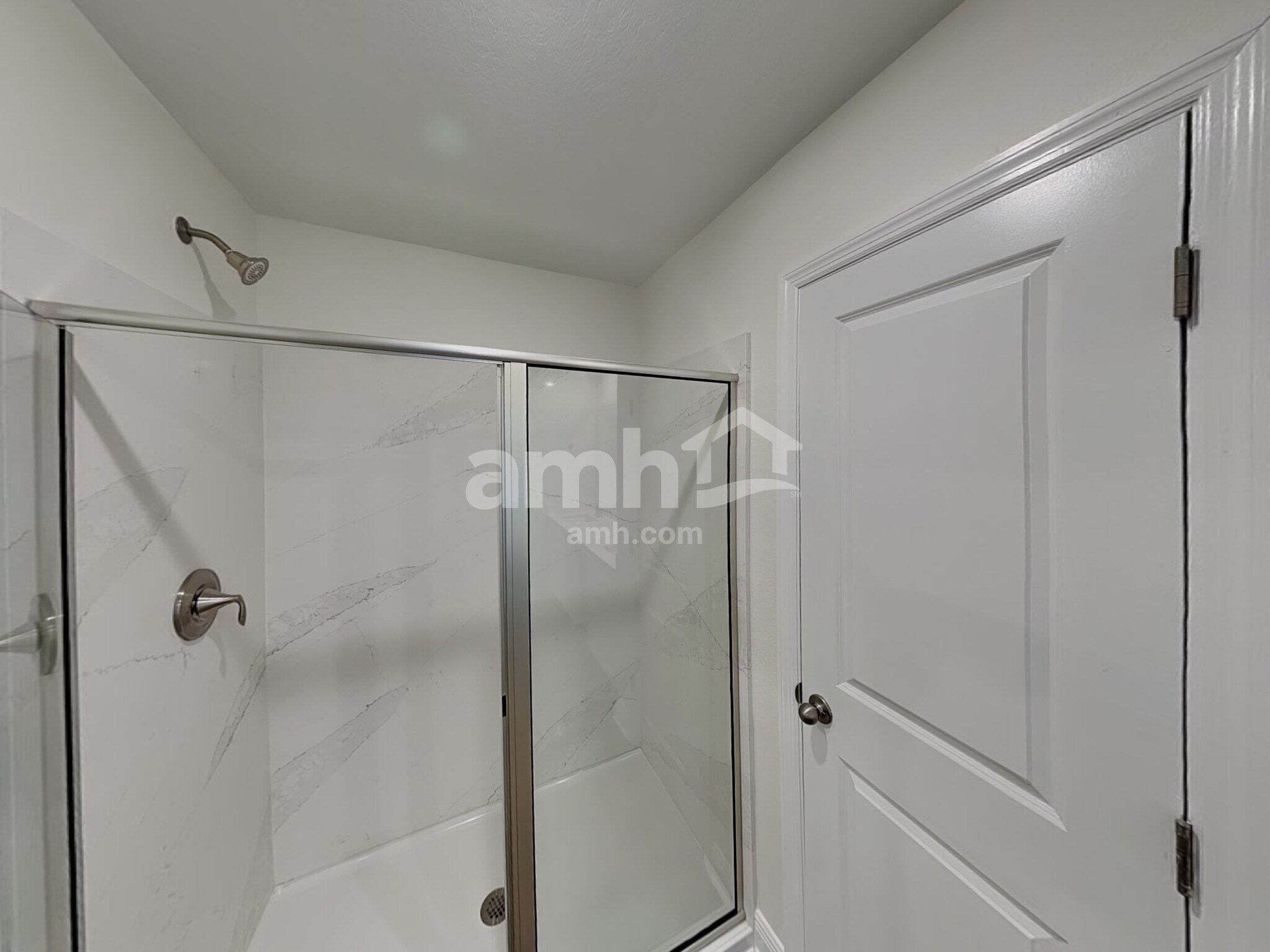 Building Photo - 6006 Sycamore Pl St