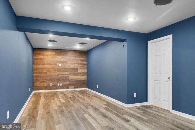 Building Photo - 2548 Port Potomac Ave