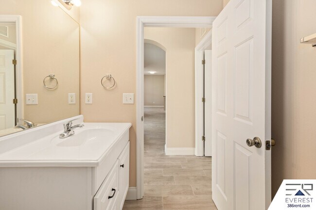 Building Photo - 23 Bruning Ln