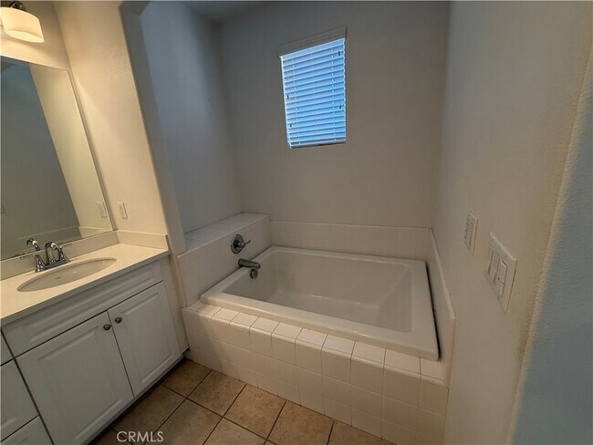 Building Photo - 3010 E Via Fiano